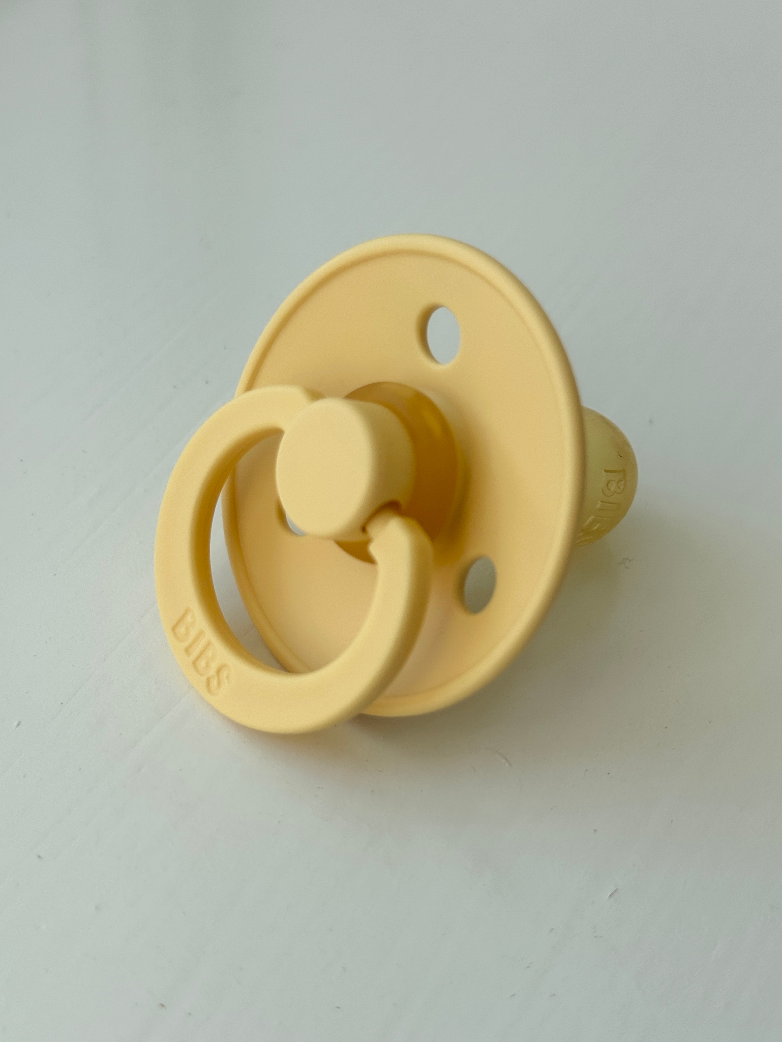 BIBS sutter str 2 - pale butter