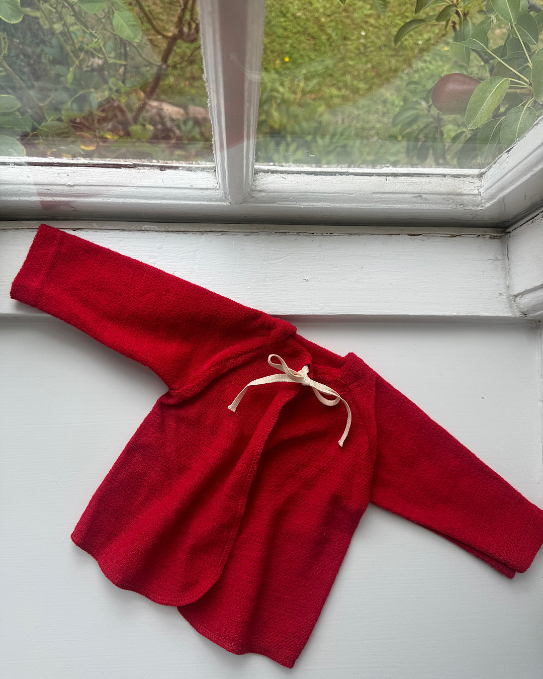 Cardigan i uldfrotté med bindebånd - rød