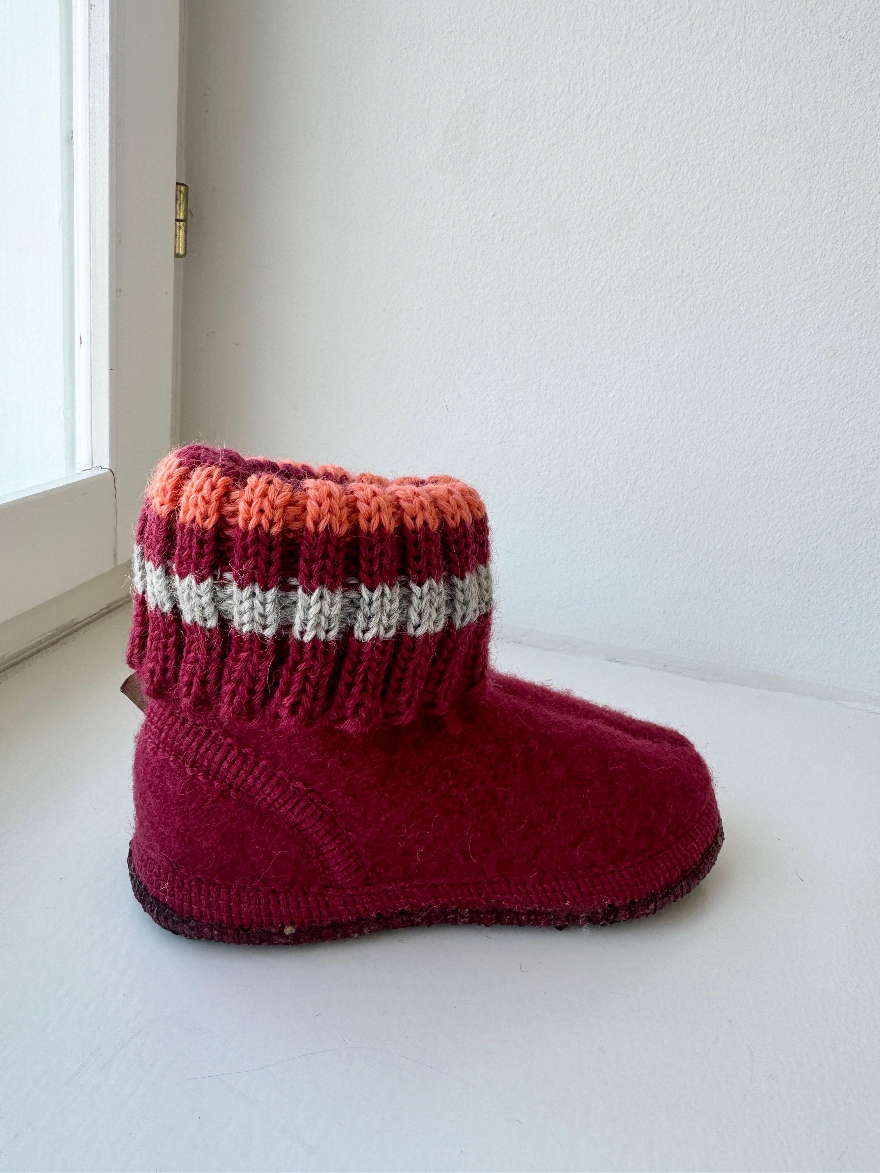 Slippers - burgundy