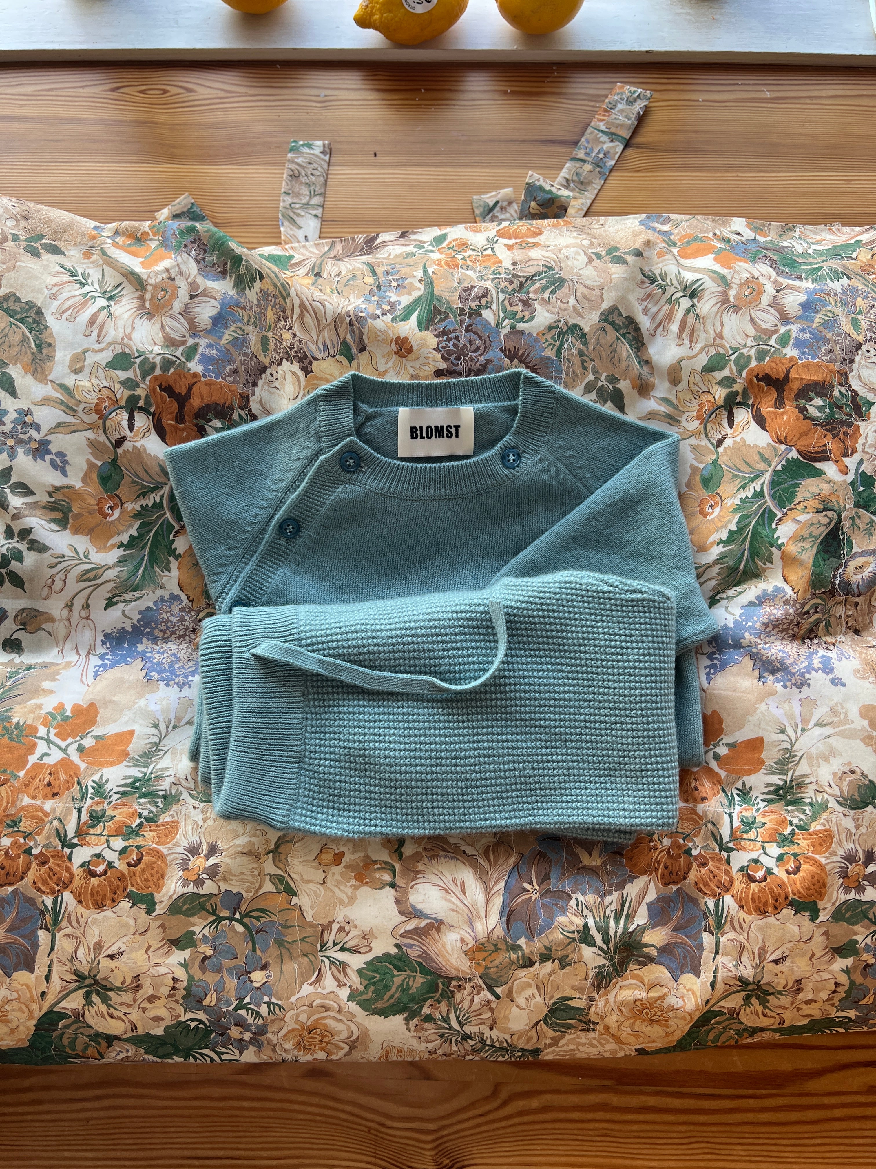 Flower GOTS 100% cashmere wrap top and pants Sea