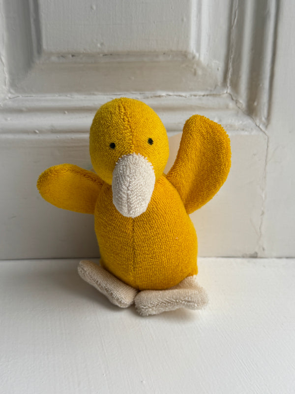 Håndsyet økologisk dukke kylling