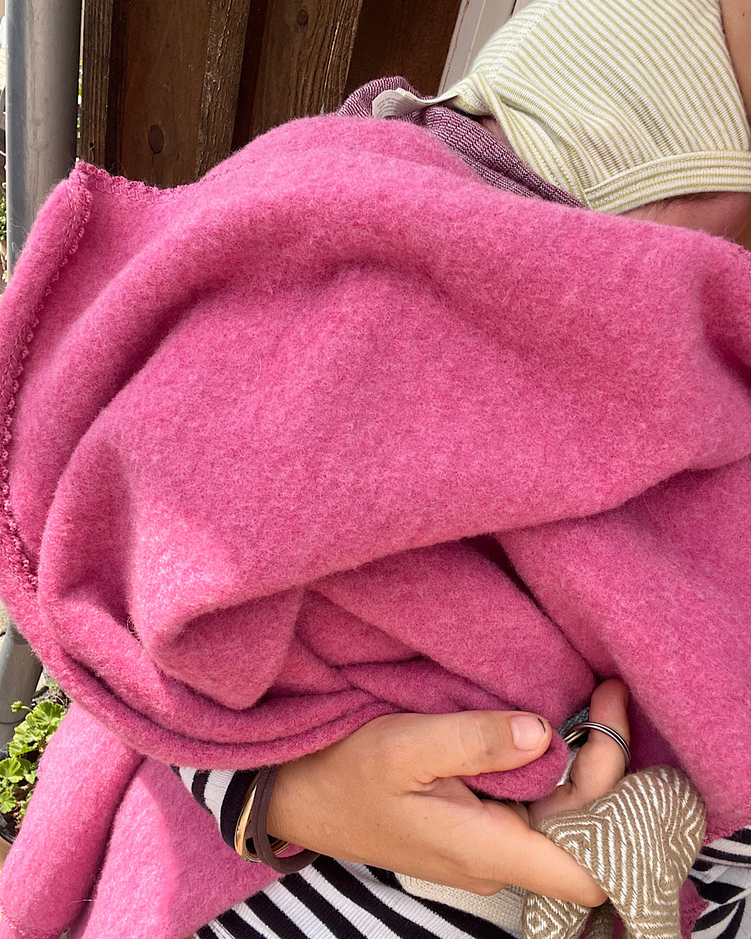 100% Uldfleece tæppe med smuk kant - Rosa