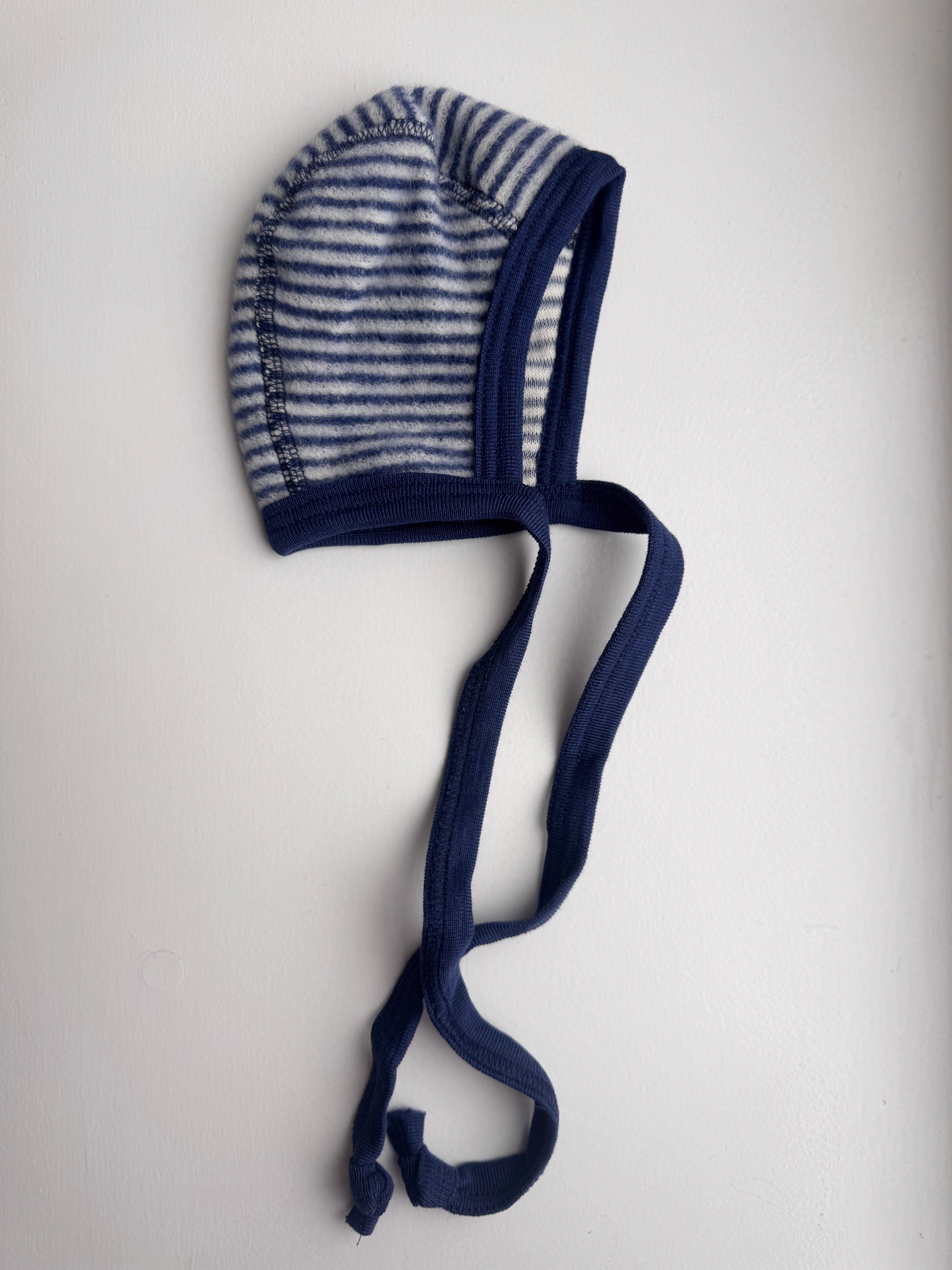 Kiss - navy blue stripe