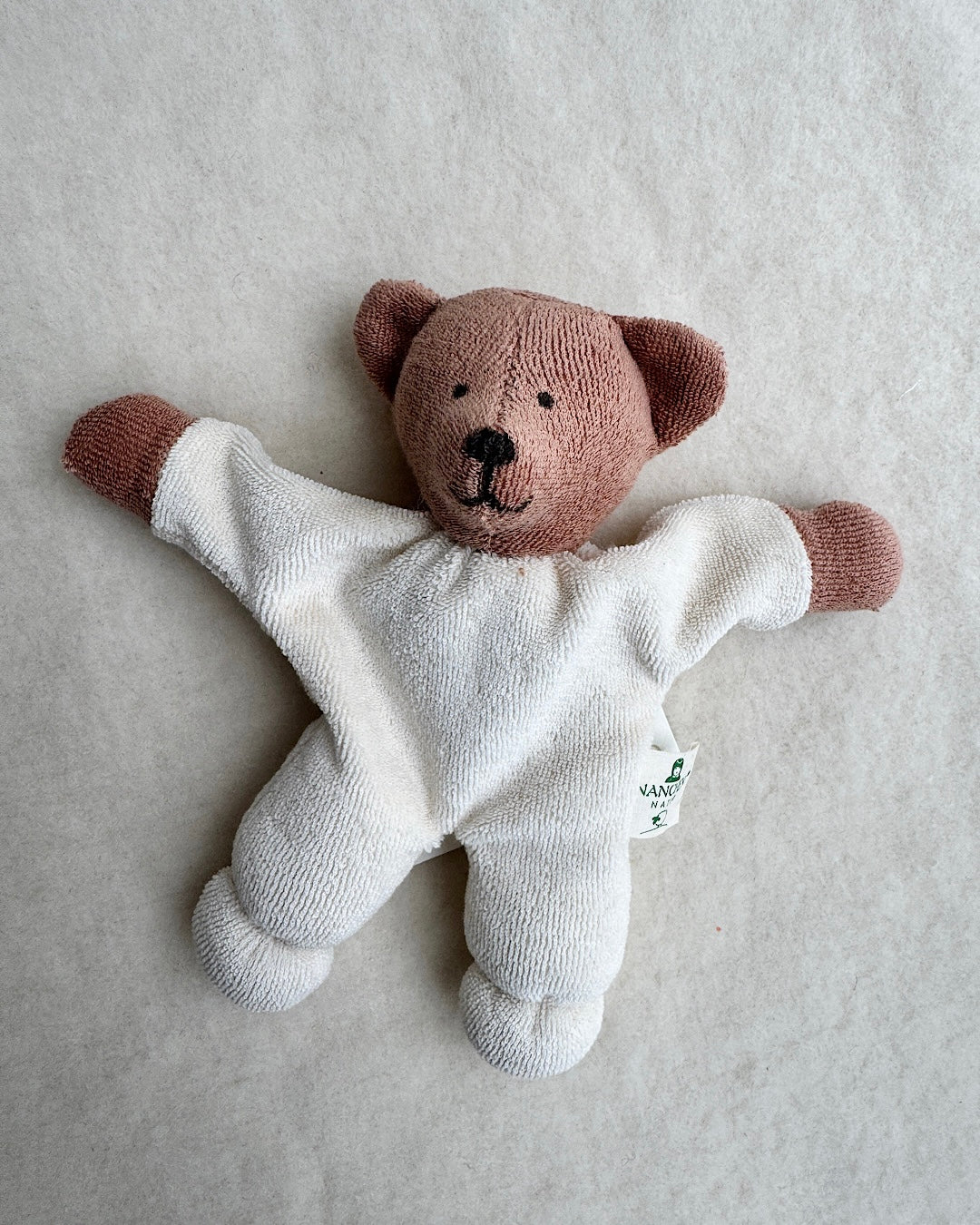 Håndsyet økologisk bamse