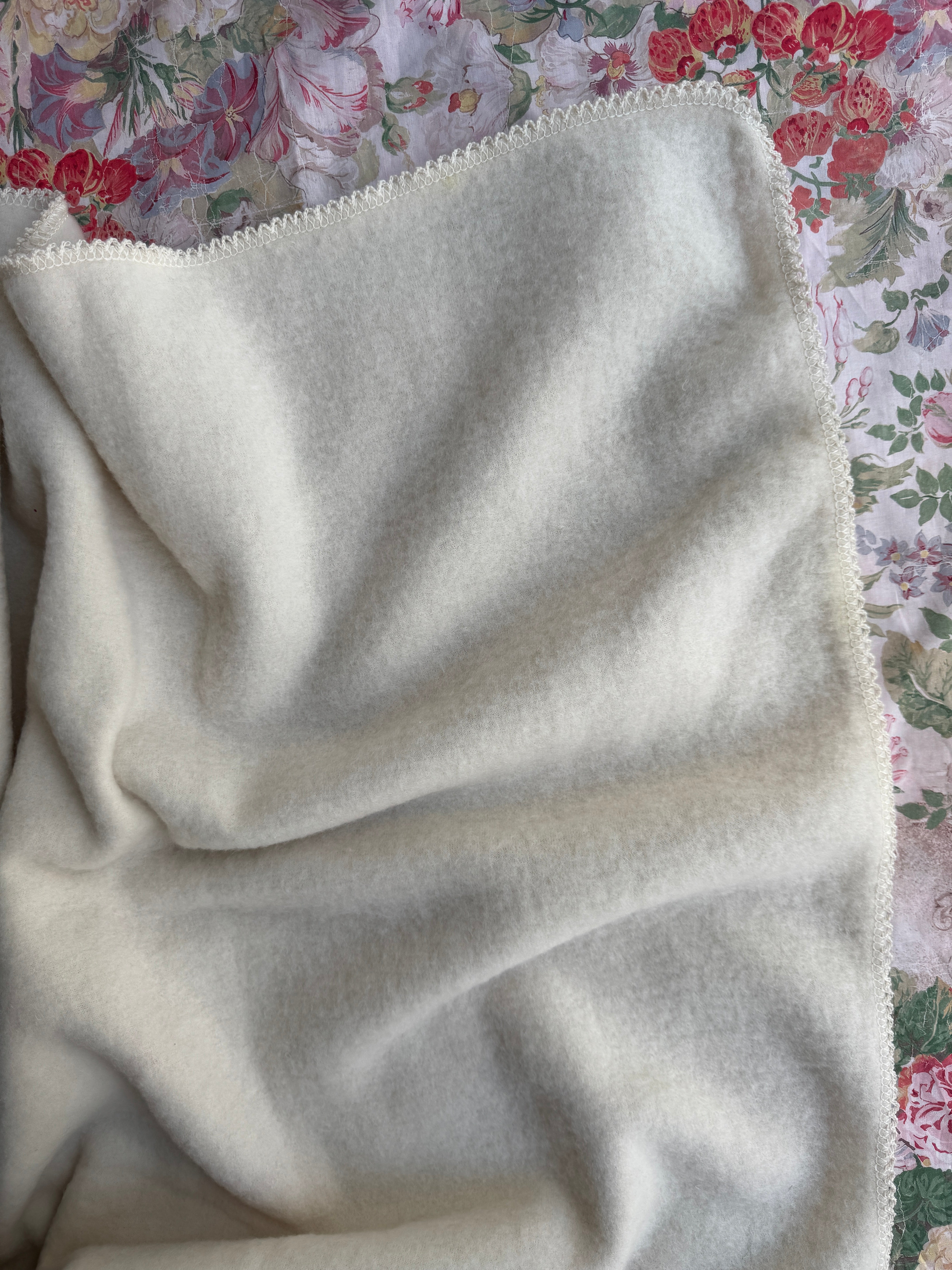 100% Uldfleece tæppe med smuk kant - Natur