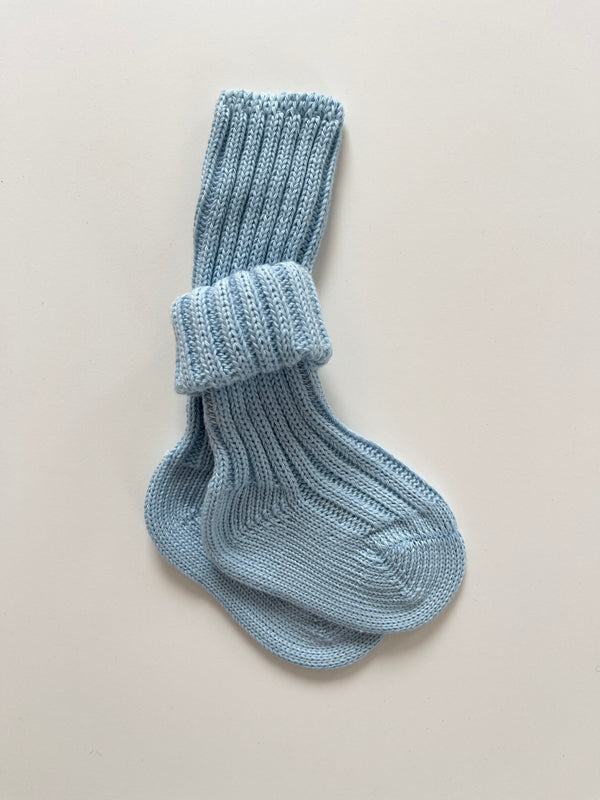 Cotton socks with ribbing and extra length