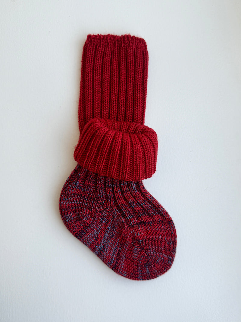 Multicolored cotton/wool socks with ribbing and extra length: Red